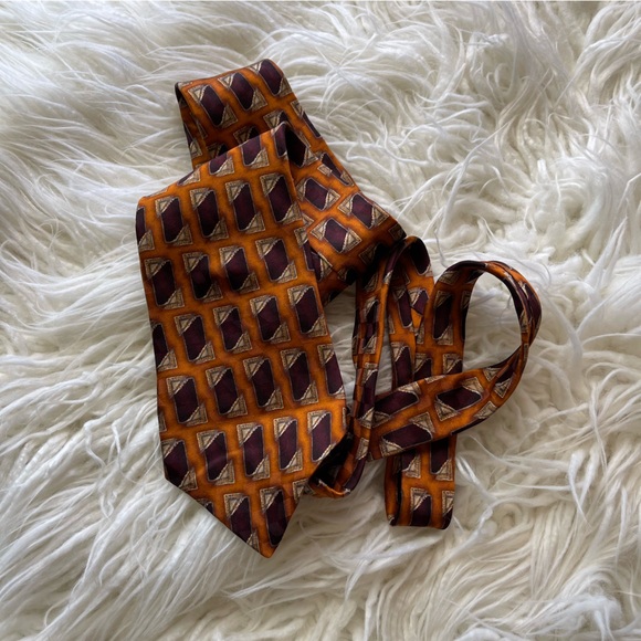 100% Imported Silk Tie by Oscar De La Renta - Picture 10 of 12